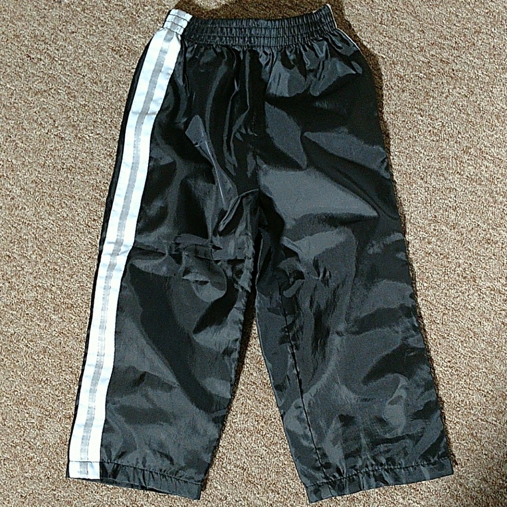 Thin jogging pants